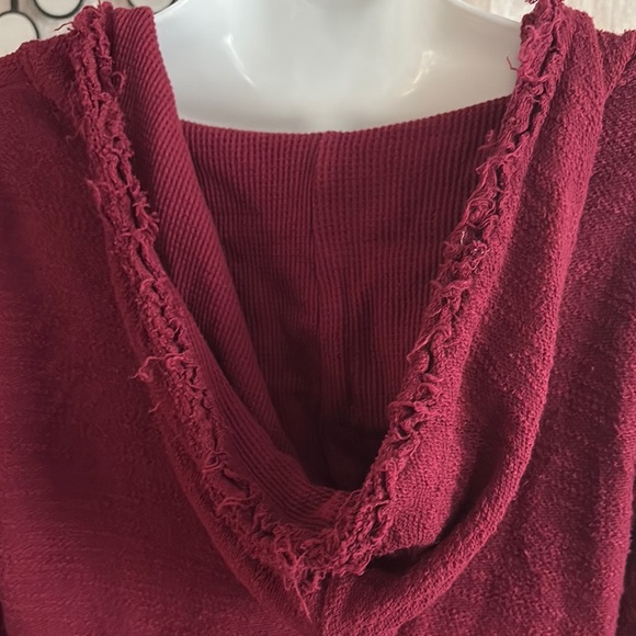 Daytrip distressed Textured Hoodie - Picture 6 of 7